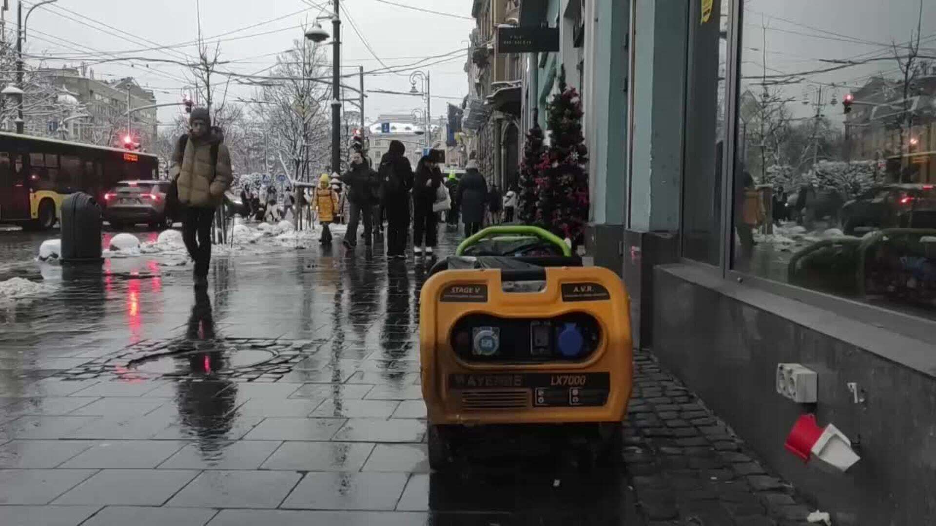 Nevadas y temperaturas bajo cero ponen a prueba la resistencia de los ucranianos