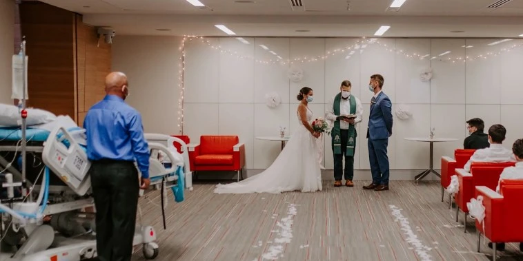 Ohio couples holds impromptu wedding at local hospital so mom fighting cancer can attend