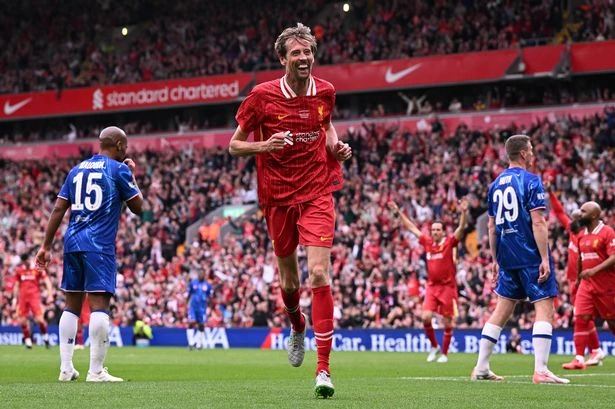 Peter Crouch reveals why he's desperate to take job as kids' football manager