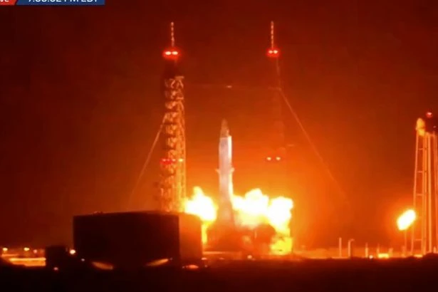 Blue Origin New Glenn rocket explodes in massive fireball during Kennedy Space Centre test