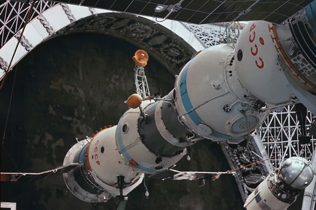 Astronauts' terrifying death in space just 30 minutes before they landed home