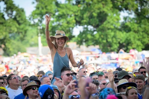 UK faces mega headache with millions hungover and sleep-deprived after 33C heatwave
