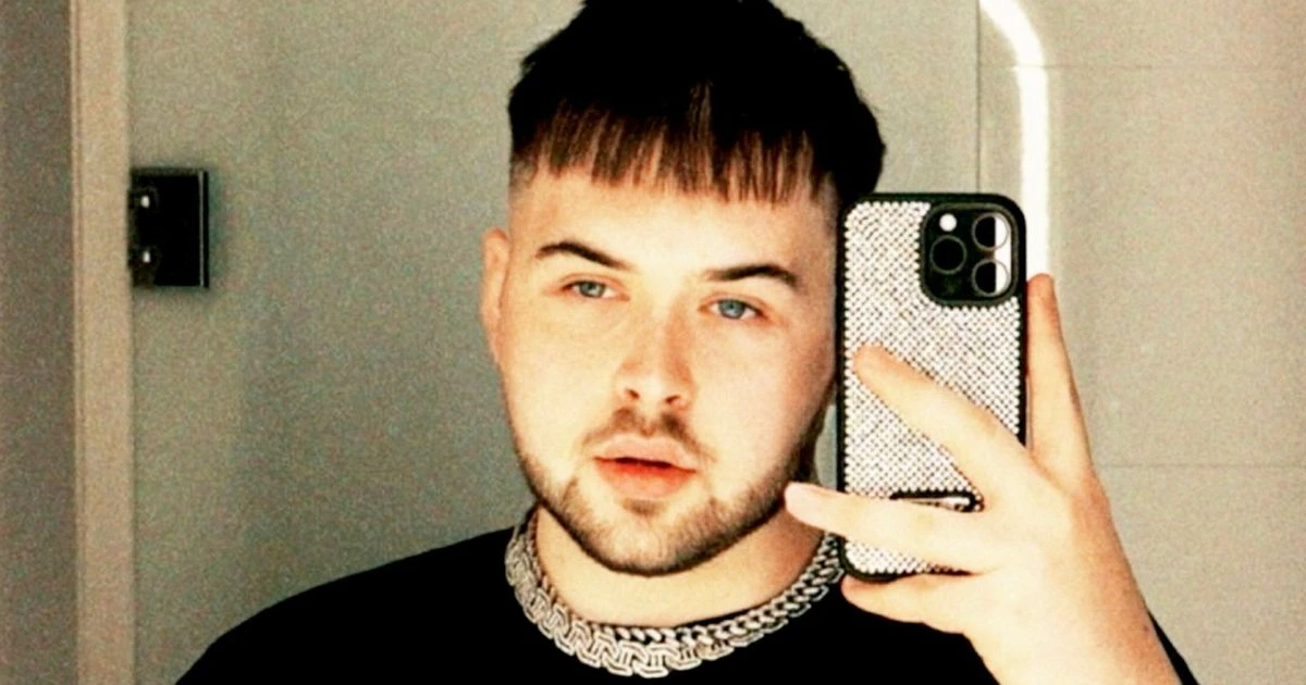 Sunbed addict given a year to live at 21 after using them five times a week