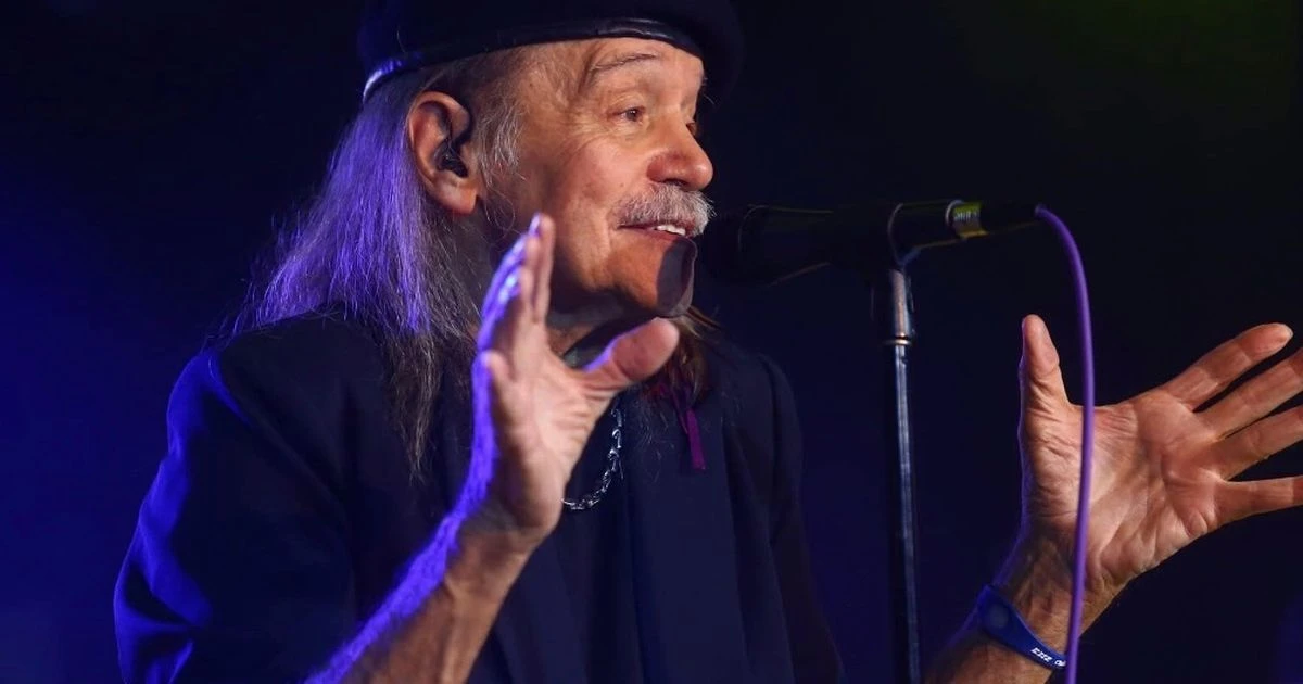 REO Speedwagon singer Terry Luttrell rushed to hospital after horrific crash