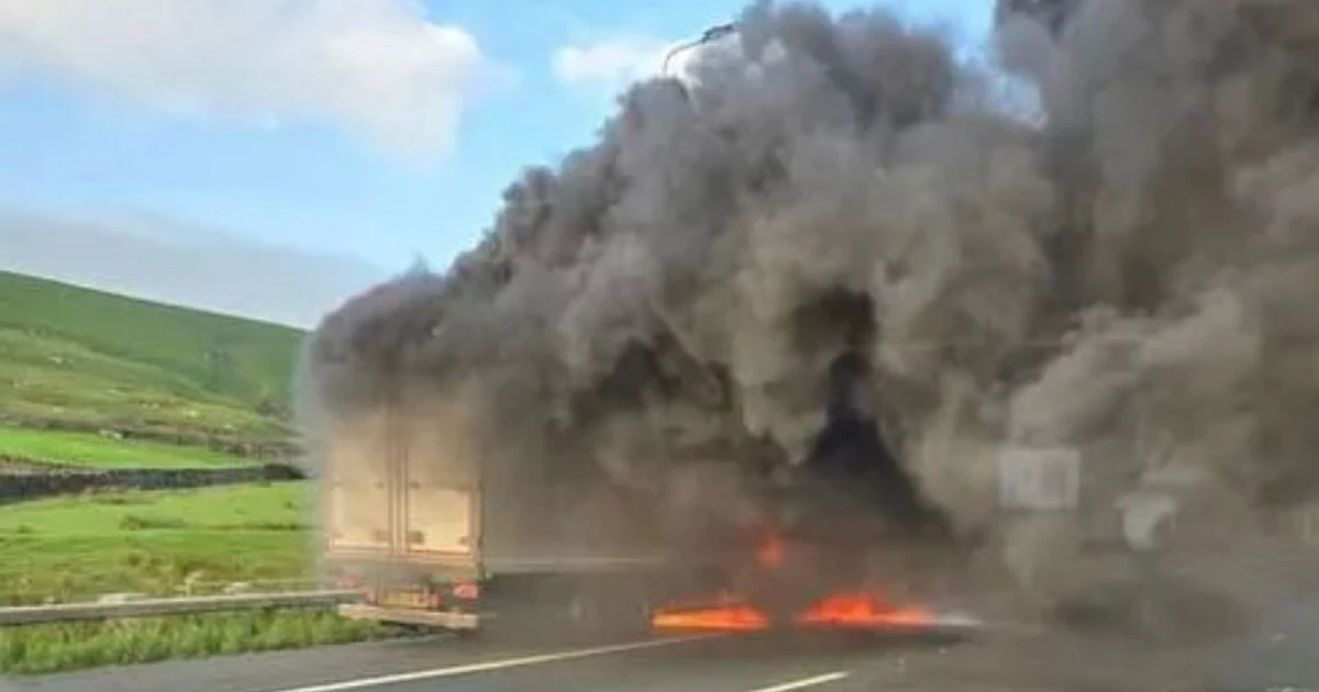 LiveM62 incident LIVE: 'Severe delays' near Huddersfield as lorry fire blocks major motorway