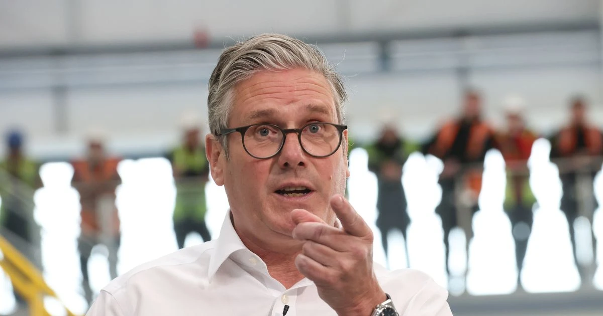 opinion'I watched Keir Starmer attack Nigel Farage - and it reminded me of one thing'