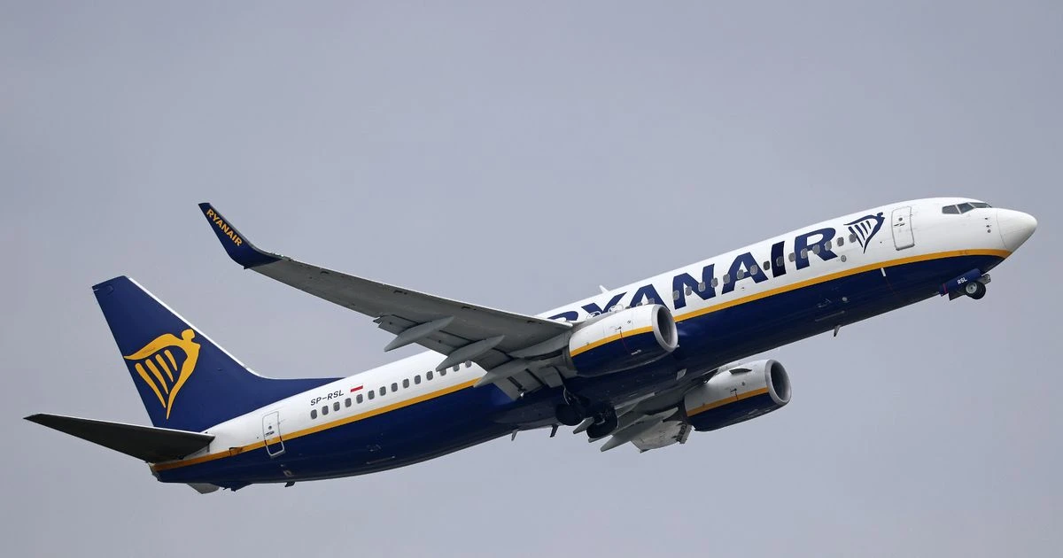 Ryanair: Multiple people injured on 'dangerous flight' after plane hits 'supercell'