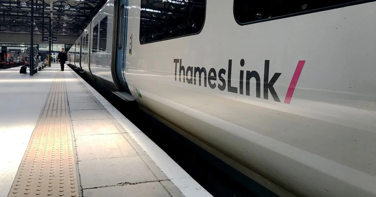 LiveThameslink outage LIVE: Passengers trapped in tunnel for two hours amid travel warning