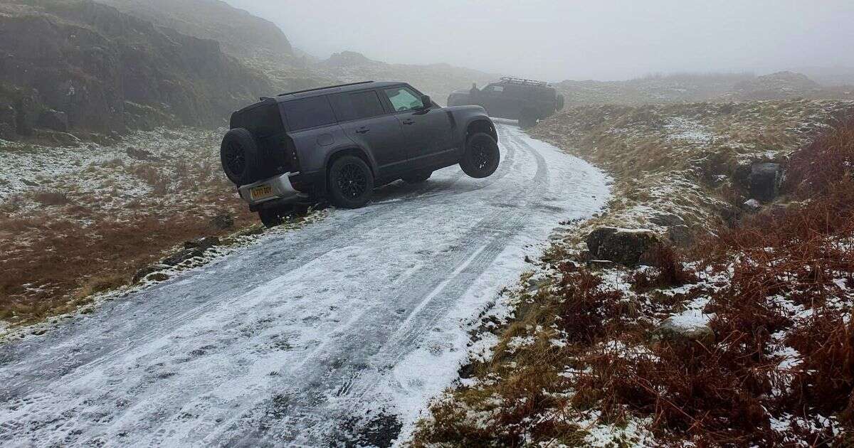 UK snow: Stranded drivers rescued after icy conditions leave them stuck on perilous road