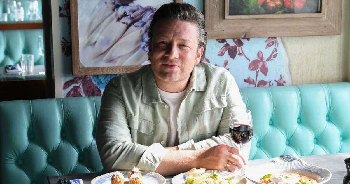 Dyslexia symptoms and warning signs after Jamie Oliver shares diagnosis that upended school career