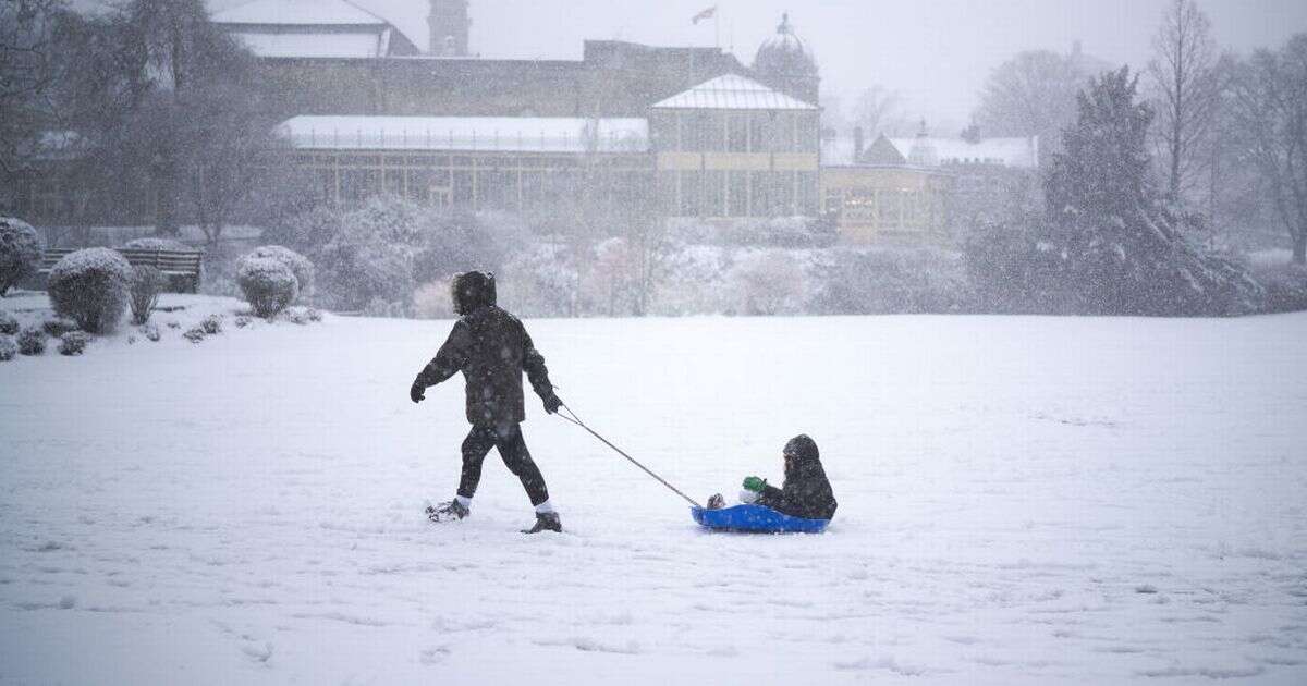 Weather maps show when temperatures will plummet bringing Brits chance of snow