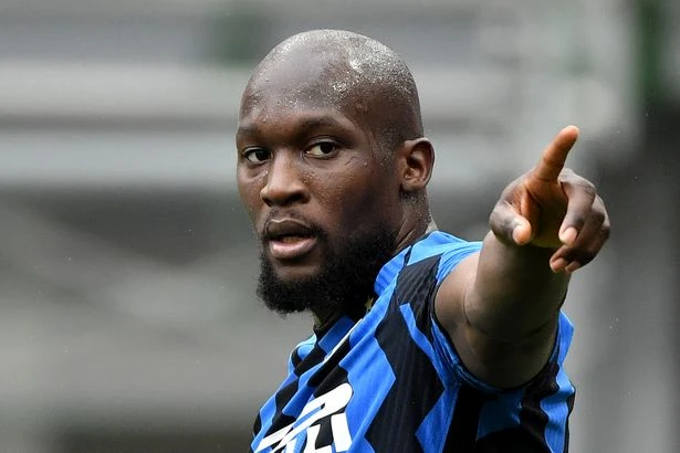 Chelsea in contract talks with Romelu Lukaku - but Man City ‘offering higher salary’