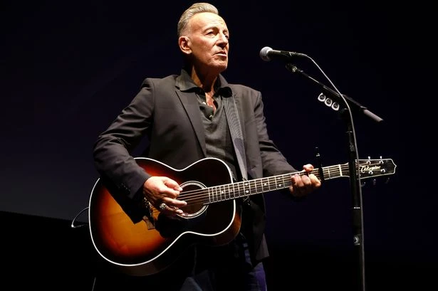 Bruce Springsteen's embarrassing karaoke set as punters didn't realise it was him