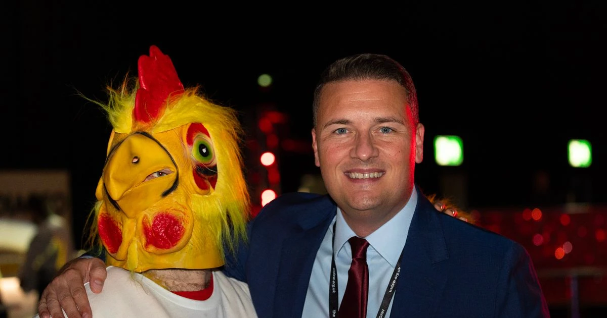 Iconic Labour conference Mirror party photos - karaoke surprise and emotional moment