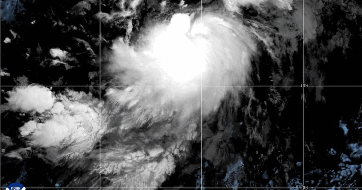 LiveHurricane Gil LIVE: Storm strengthens as it barrels through eastern Pacific