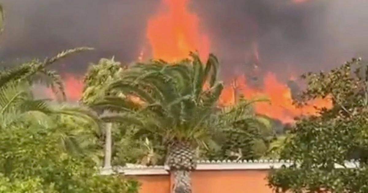 LiveSpain wildfires LIVE: Tourists evacuated after blaze near beach resorts