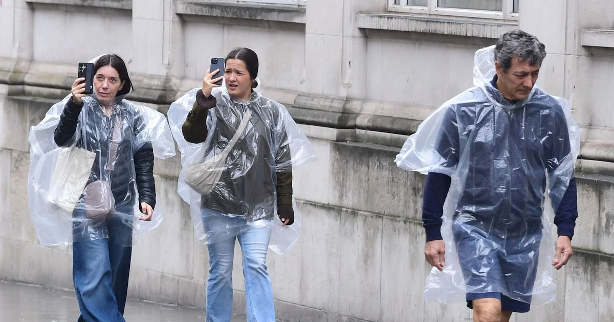 LiveStorm Floris LIVE: Ferries cancelled as Brits brace for 85mph winds and rain