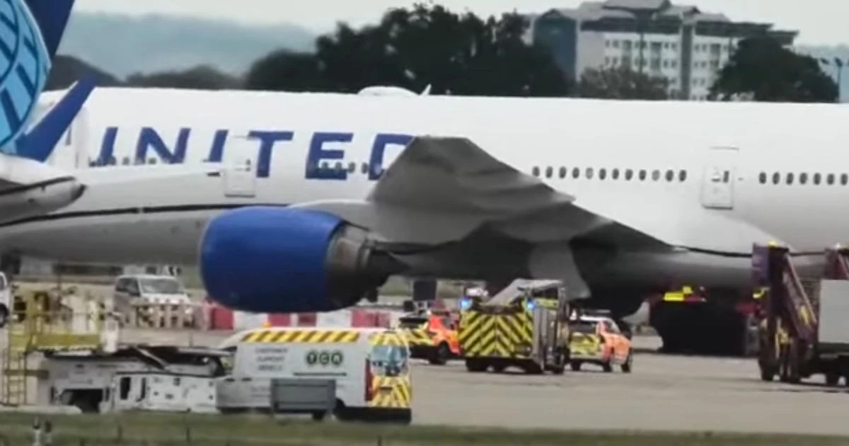 United Airlines plane makes emergency landing at Heathrow as 'smoke fills cabin'