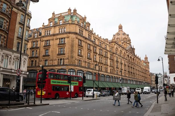 Harrods' £50 lunch leaves punters divided as man shows off four-piece menu