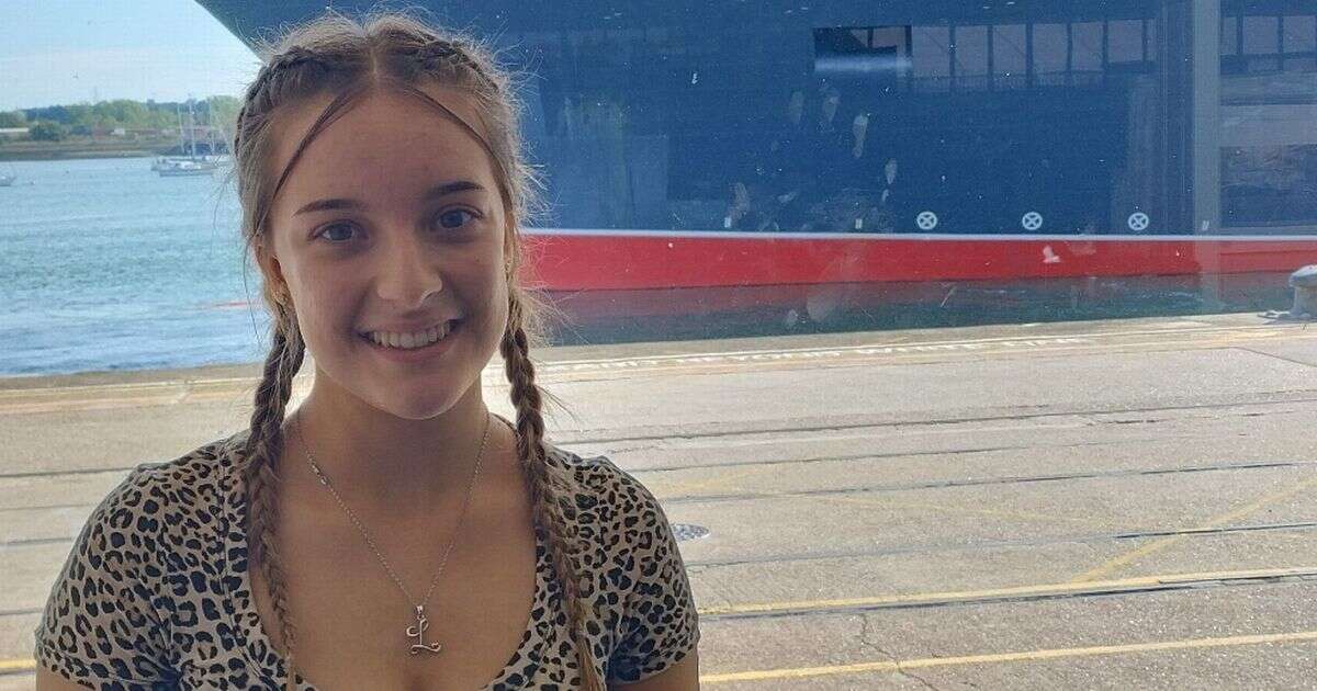 Teen left sobbing on the docks as her family's 'dream' cruise sets sail without themCruise ships