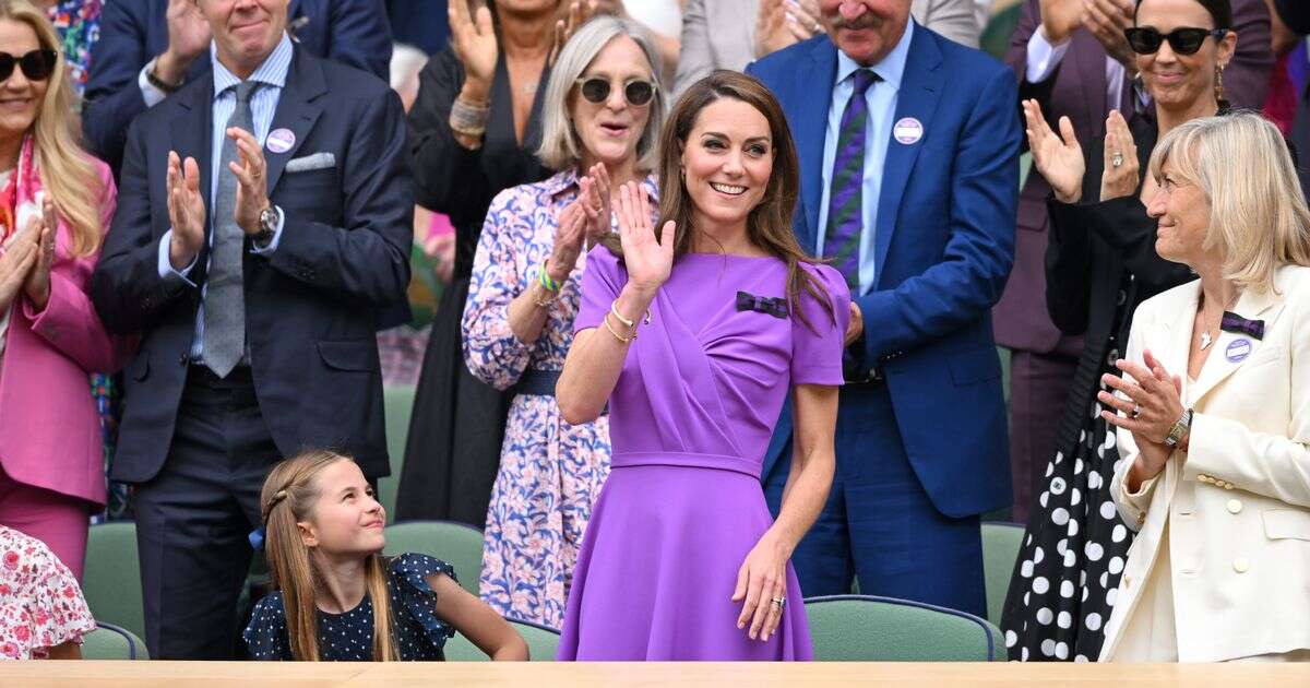 Kate Middleton and Charlotte copy William and Diana photo but fans distracted by lookalike