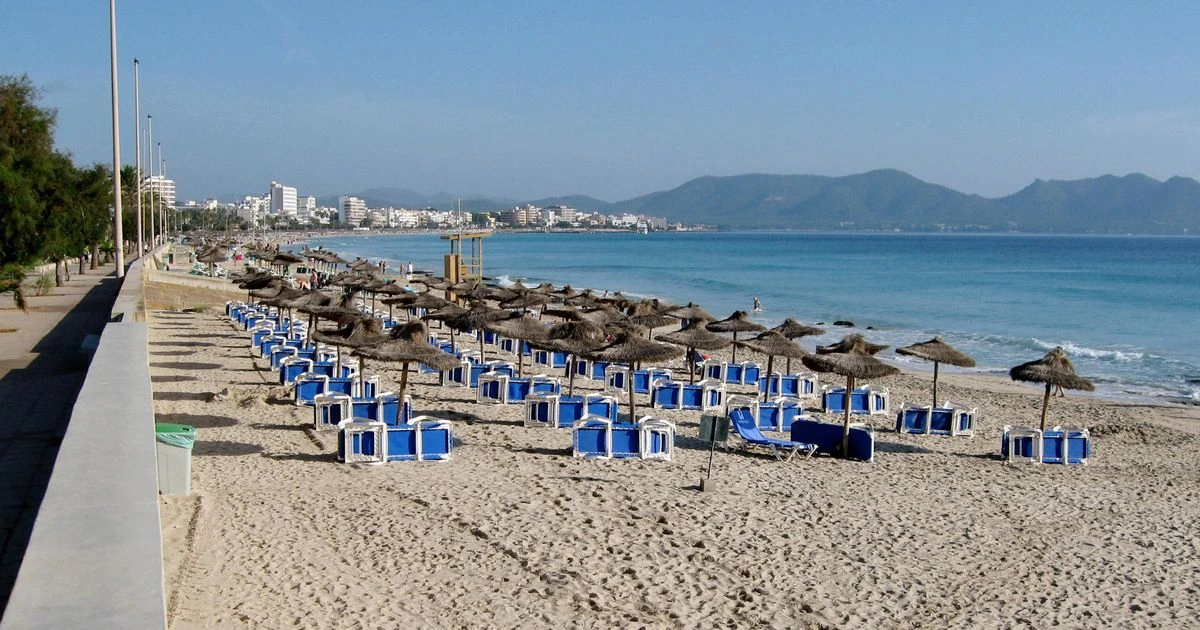 Brit holidaymaker dramatically pulled from sea in Spain in drowning horror