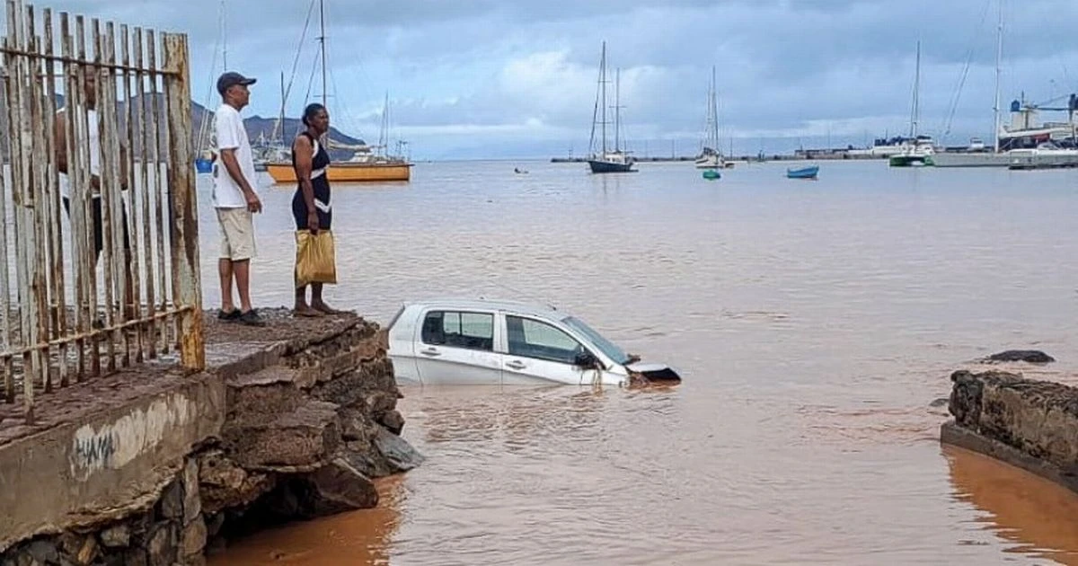LiveStorm Erin LIVE: Hurricane fears grow as tempest barrels towards Cape Verde