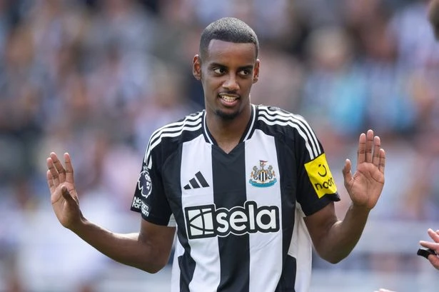 Alexander Isak's 'shocking behaviour' leaves Premier League icons in disbelief