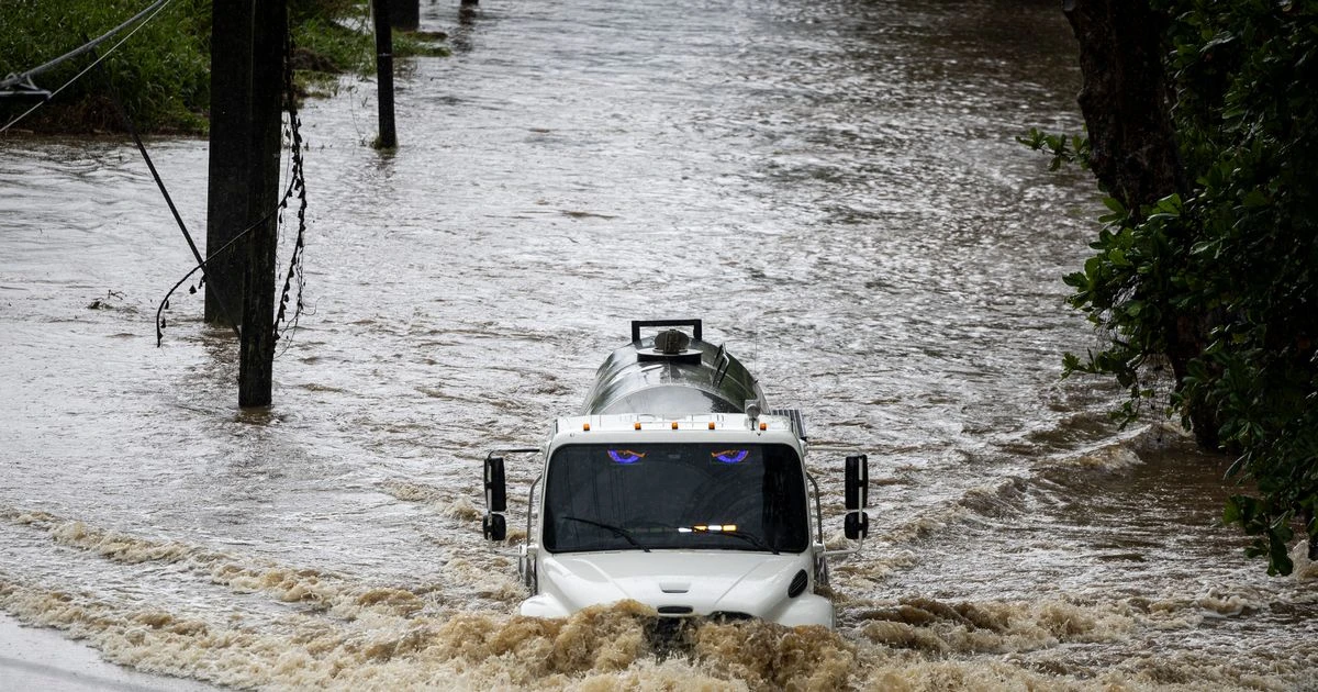 Will Hurricane Erin hit UK as expert reacts to '600-mile wall of rain' prediction