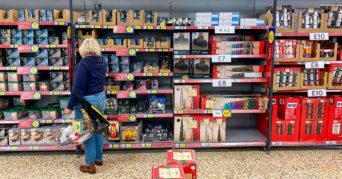 Tesco shoppers issued two-week deadline to get free cash for Christmas