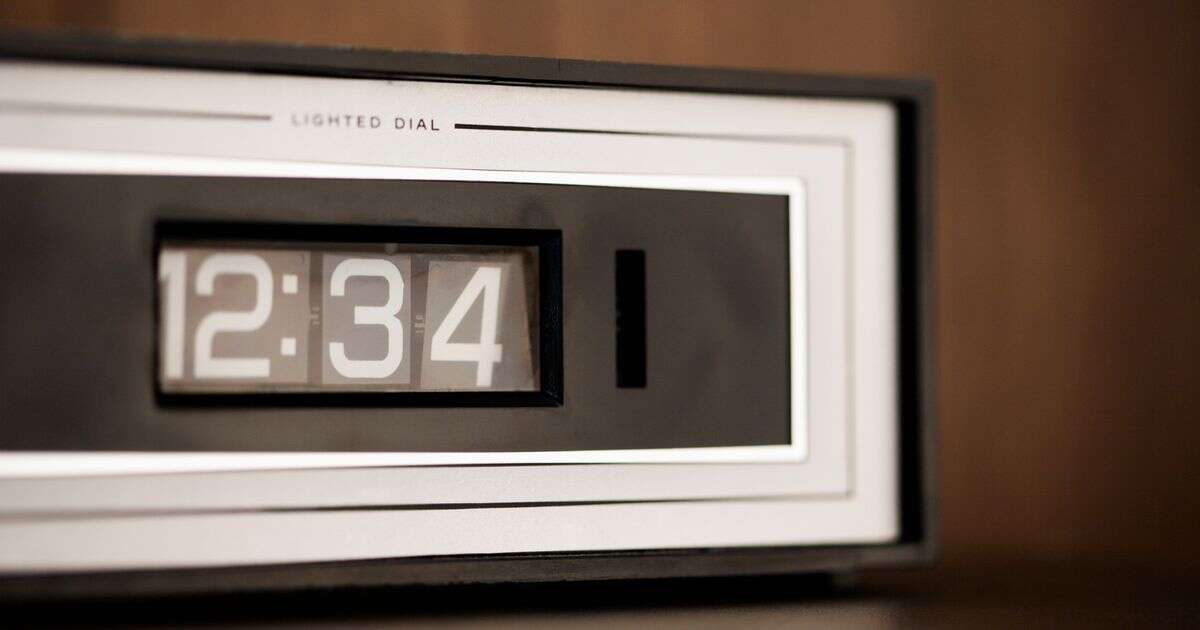 People baffled as they try to find answer to seemingly-simple clock riddle