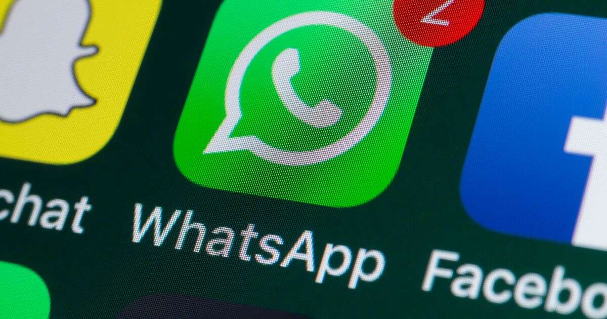 WhatsApp DOWN as thousands of app users can't send messages