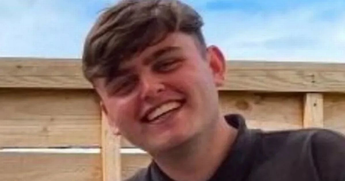Heartbreak as young man with 'infectious smile' dies after falling off roof at work