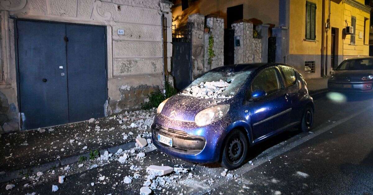 Naples earthquake horror as tourist hotspot rocked by 'largest tremor in 40 years'