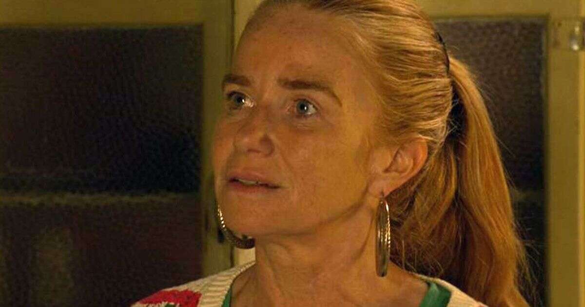 EastEnders character returns to save Bianca Jackson - but it's not David WicksEastEnders