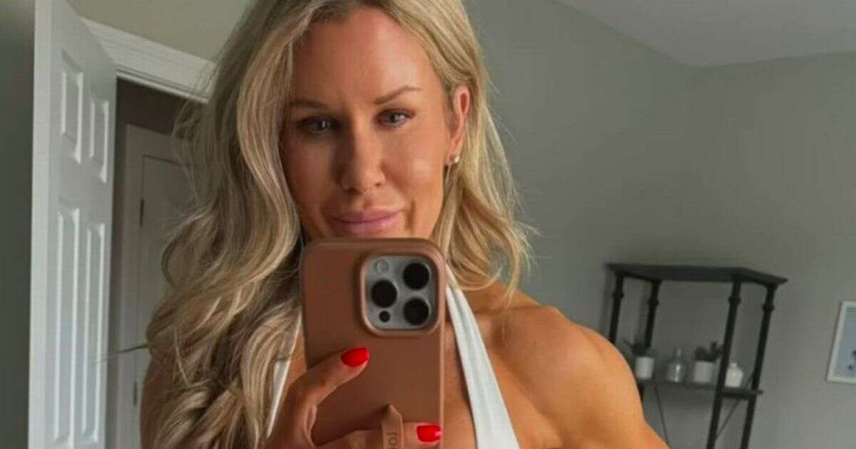 Ripped mum flaunts abs as 'striving to be thin' will hinder your body goals