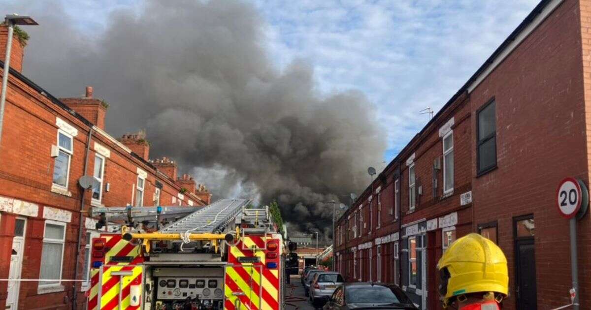 Manchester fire: Huge blaze in Levenshulme as police evacuate homes and locals urged 'shut windows'Fire