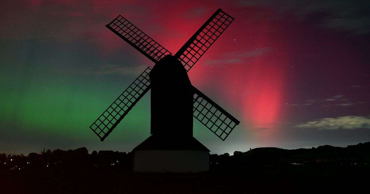 Northern Lights in UK TONIGHT: Rare amber alert issued - where to see aurora right now