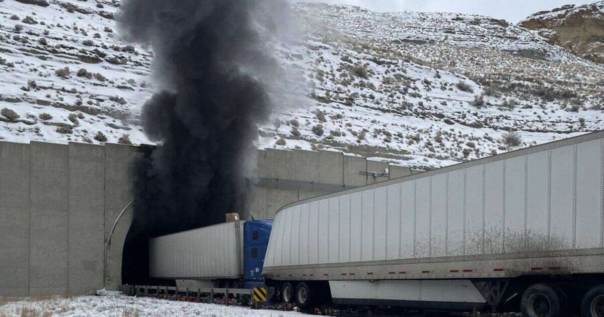 Multiple people feared dead in Green River tunnel crash people warned to stay away