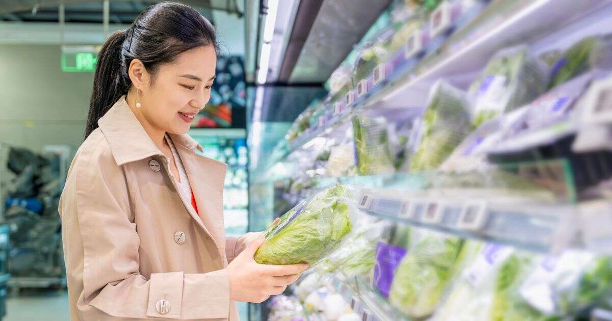 Doctor's warning to people who usually eat bagged lettuce