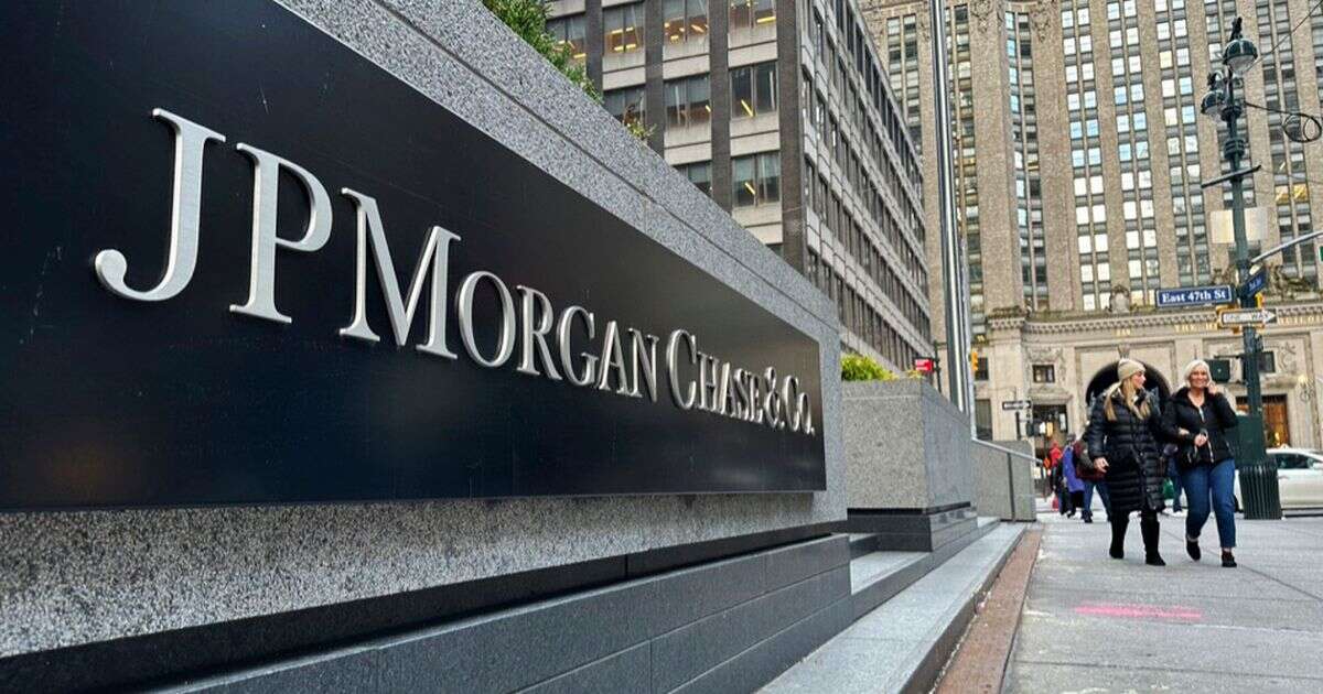 JP Morgan tells bankers 'find somewhere else to work' if they don't agree to new rule