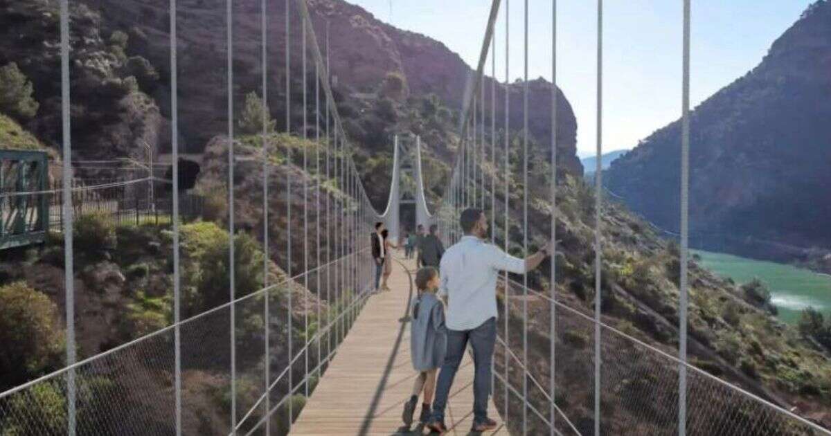 World's 'most dangerous walkway' to get £1m suspension bridge in huge expansion