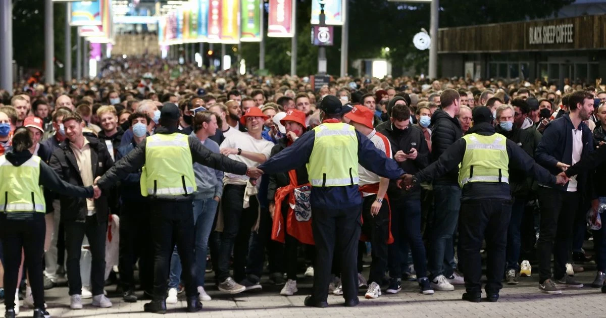 Minister defends scrapping quarantine for 'some' international Euro 2020 fans