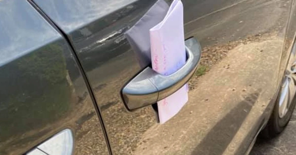Stranger's touching note on mum's car about her children reduces her to tears