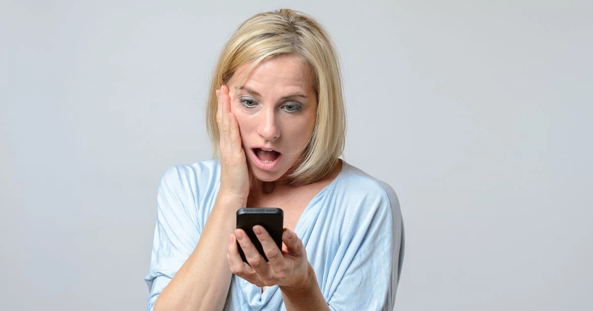 Couch seller accidentally shares naughty texts on Facebook marketplace advert