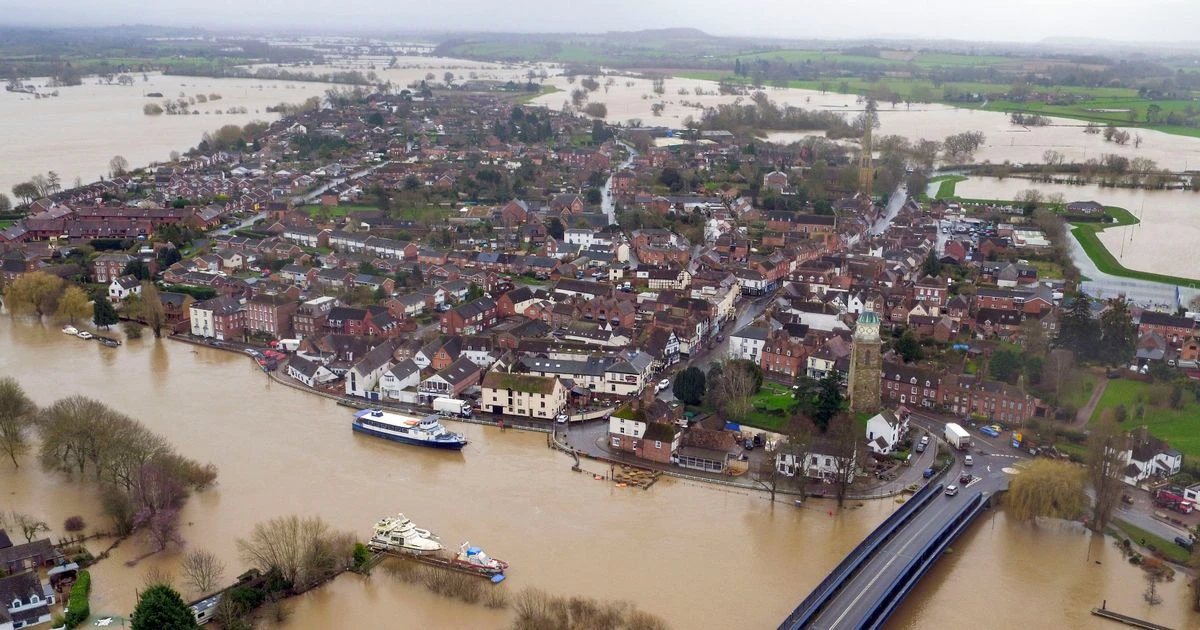 Parts of the UK could be completely submerged underwater by 2050, experts warn