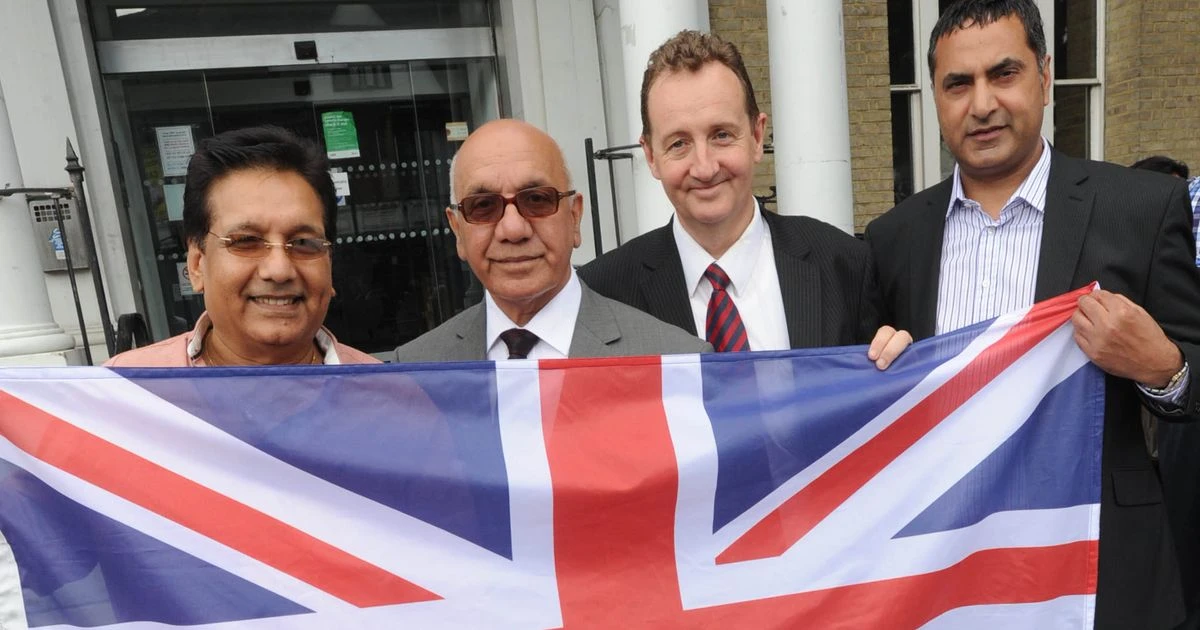 Ministers mocked for urging schoolchildren to sing 'embarrassing' patriotic song