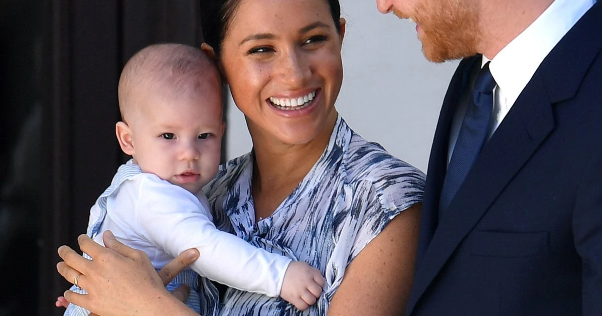 Inside the royal family's WhatsApp group where Meghan 'shared photos of Lilibet'