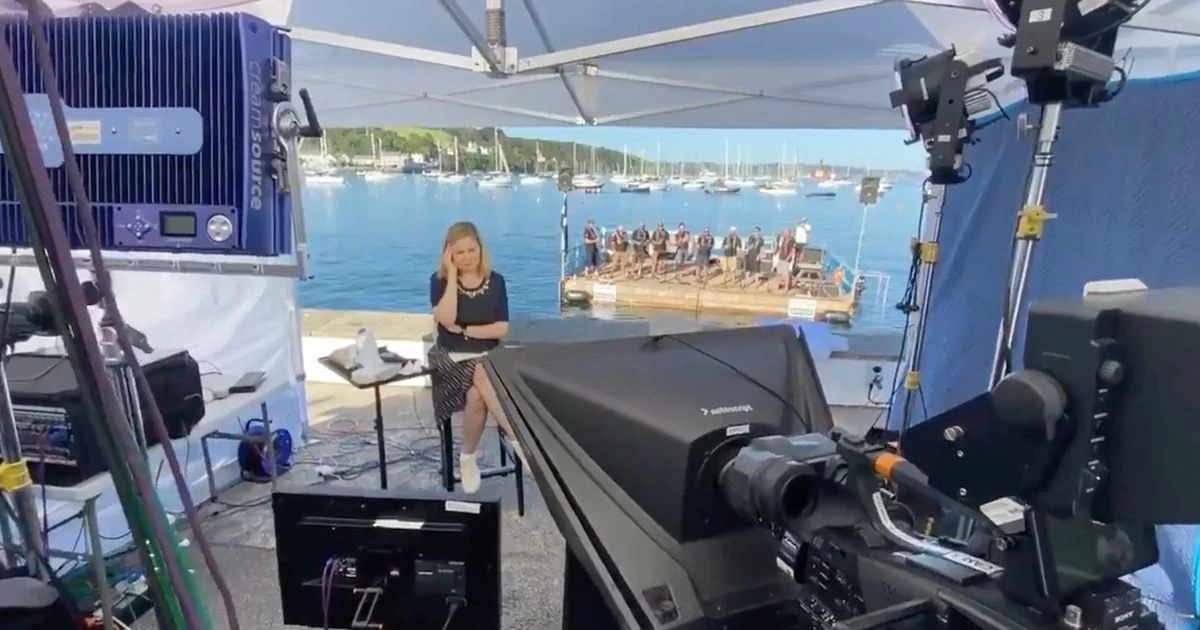 Live news completely derailed as singing sea shanty group drown out presenter