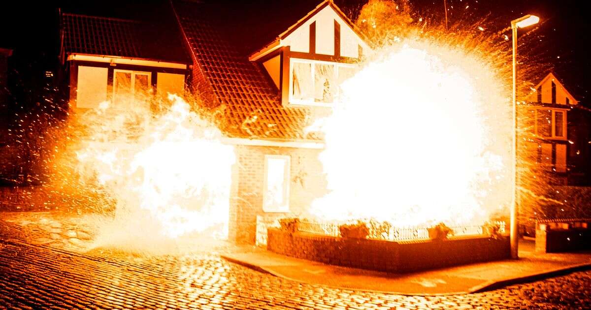 Coronation Street inferno horror: Who dies and who starts fire as spoilers tease twist